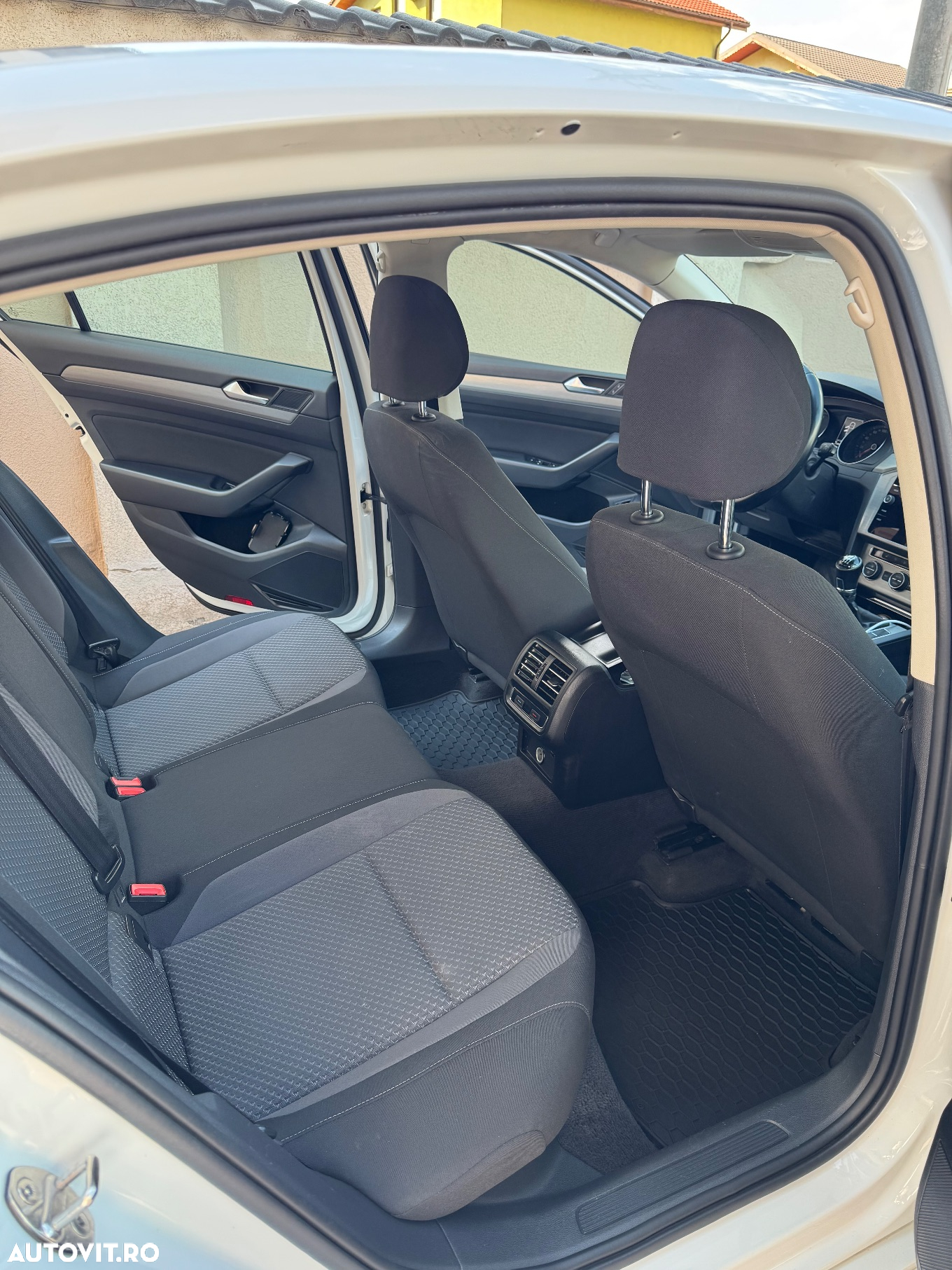 Volkswagen Passat - 6