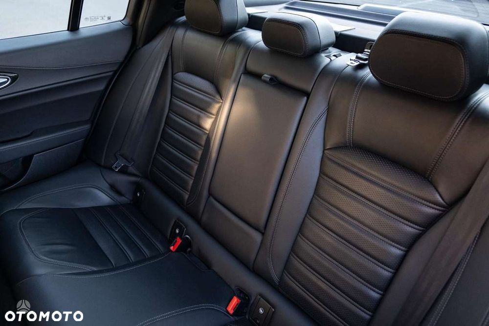 Alfa Romeo Giulia 2.0 Turbo 16V AT8 Veloce - 9