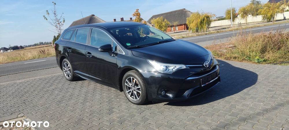 Toyota Avensis Touring Sports 1.8 Executive - 8