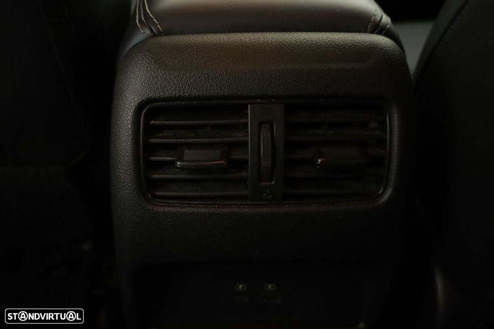 Nissan Qashqai 1.3 DIG-T N-Connecta Xtronic - 23