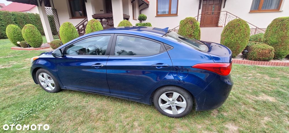Hyundai Elantra - 14