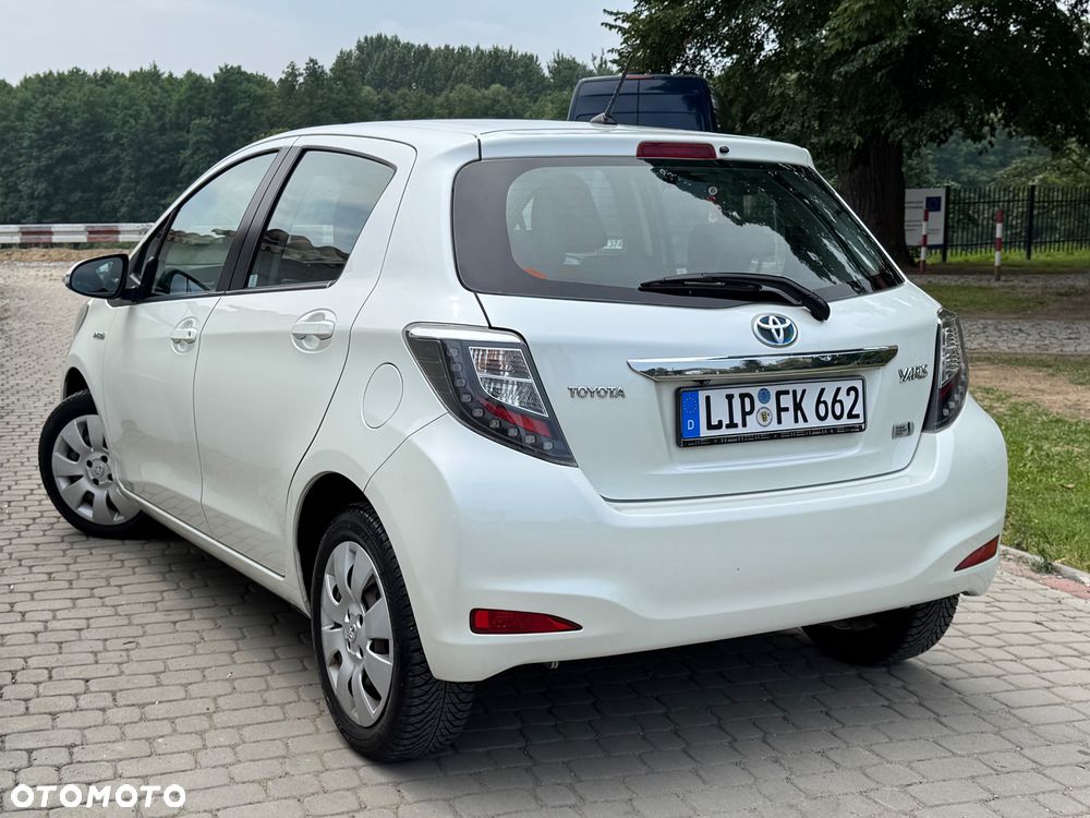 Toyota Yaris - 12