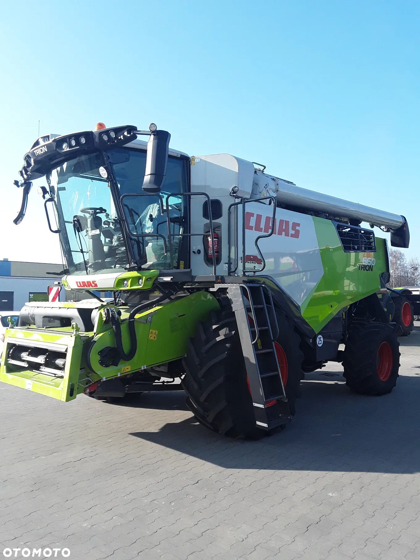 Claas TRION 660 - 4
