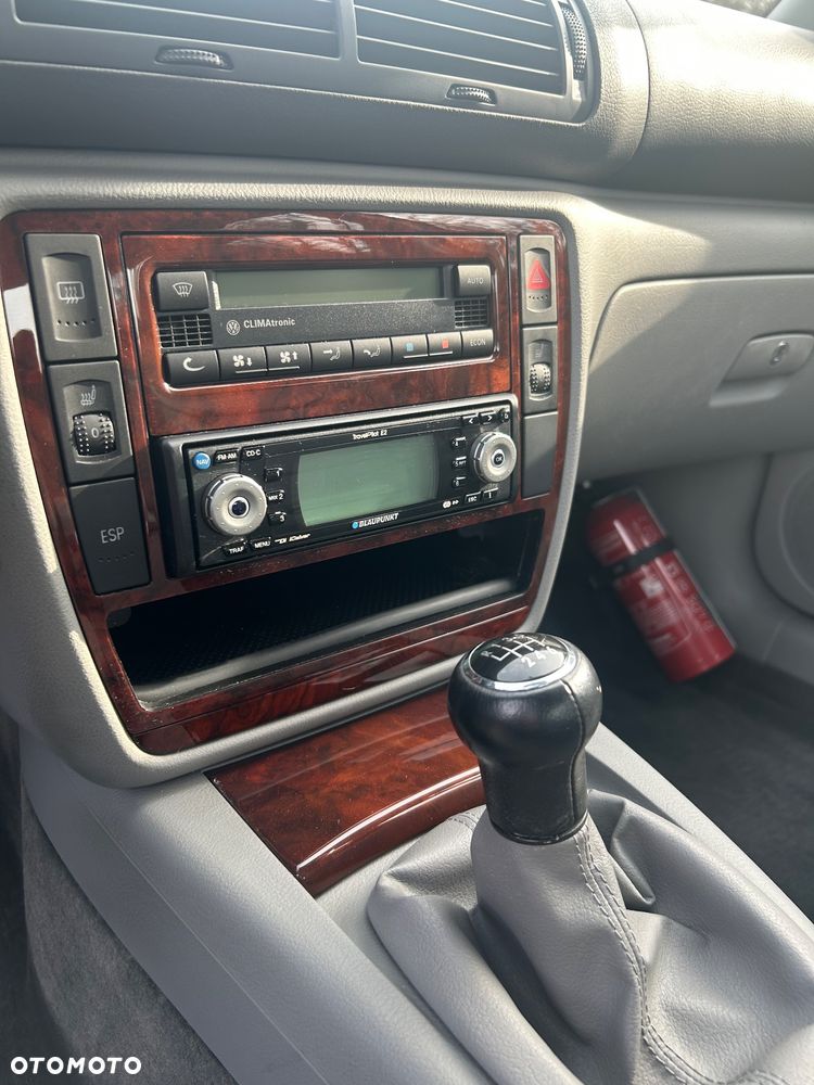Volkswagen Passat - 32