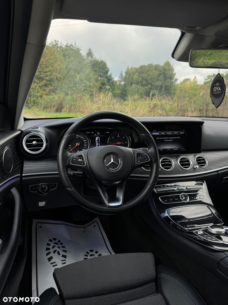 Mercedes-Benz Klasa E 220 d 9G-TRONIC - 29