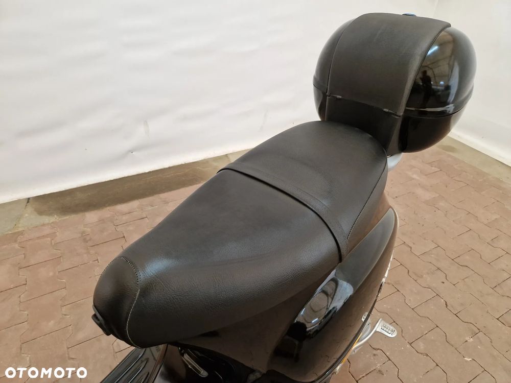 Piaggio Vespa - 17