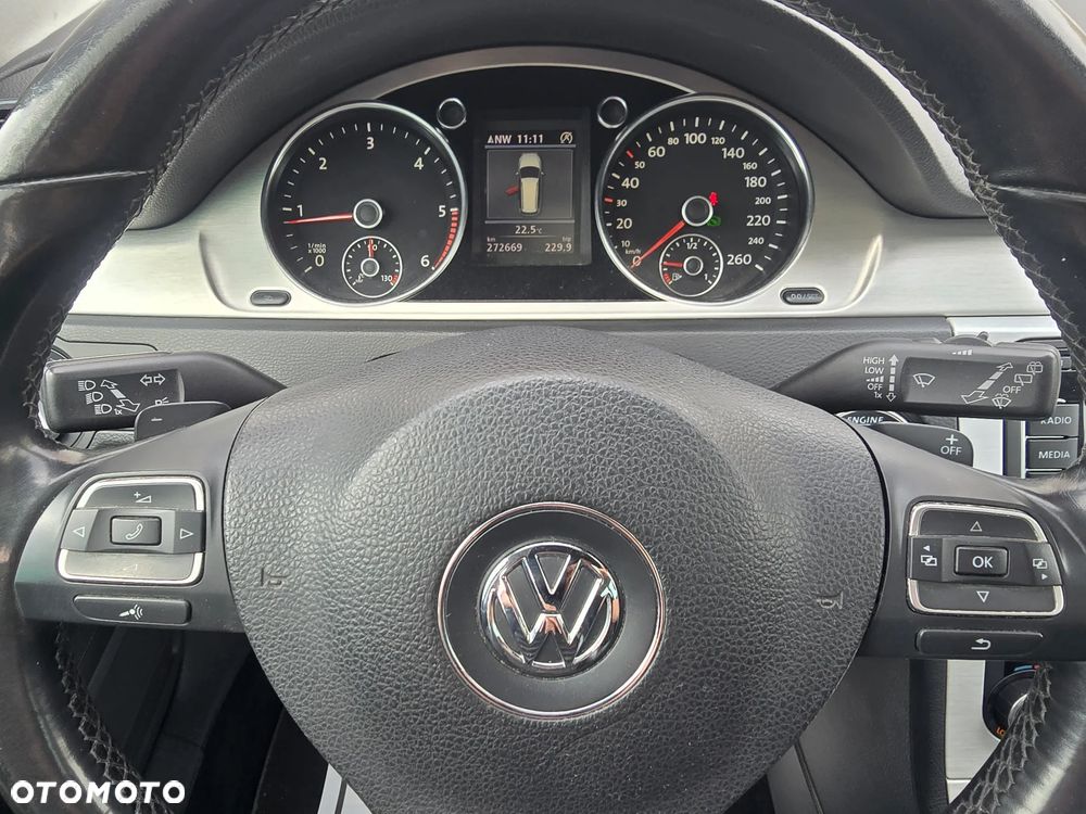 Volkswagen Passat Variant 2.0 TDI Highline DSG - 9