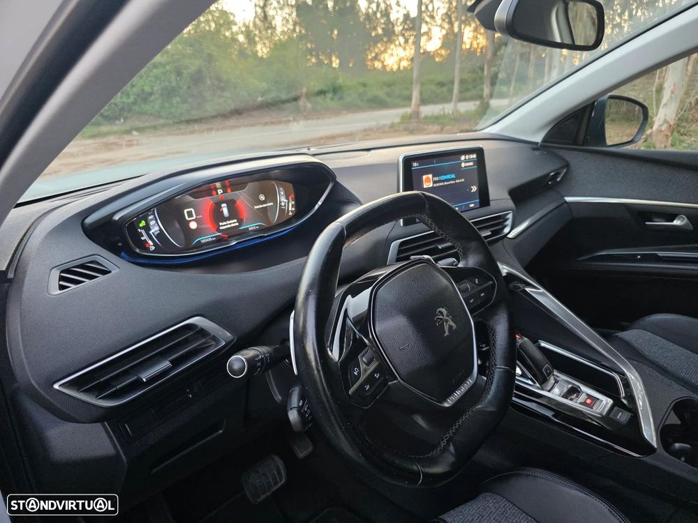 Peugeot 5008 1.2 PureTech Allure EAT6 - 42