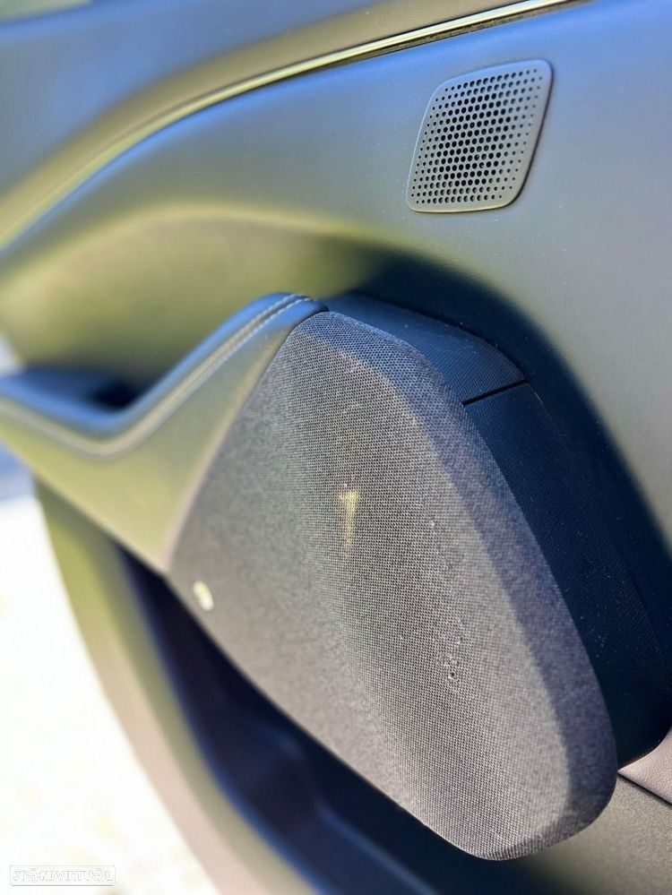 Ford Mustang Mach-E - 11