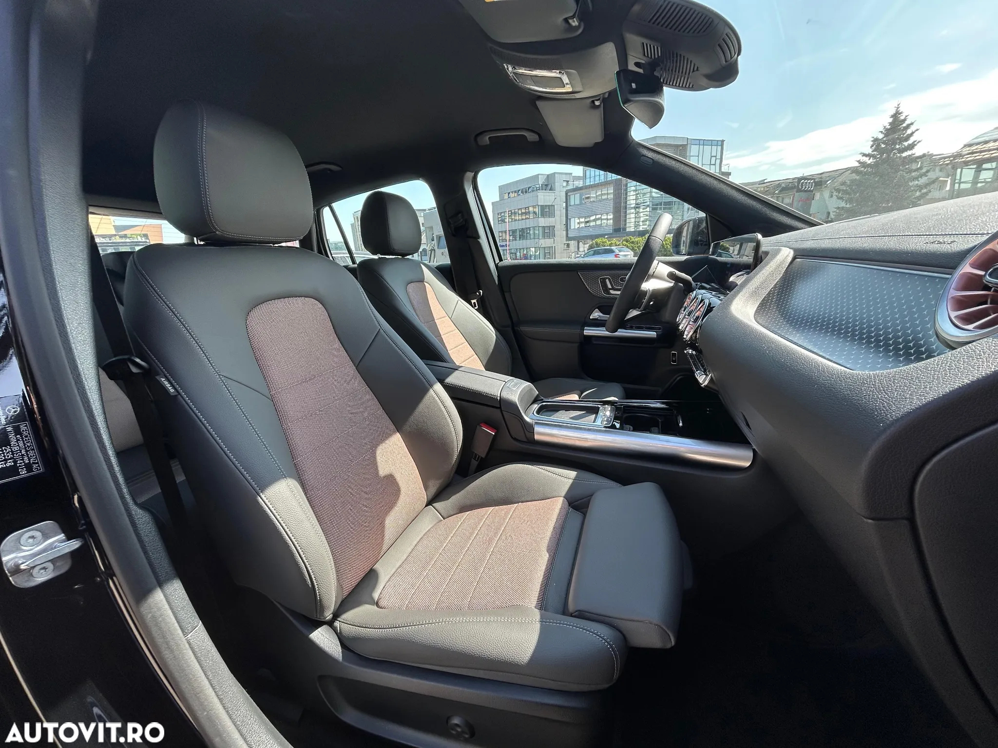 Mercedes-Benz EQA 300 4MATIC - 14