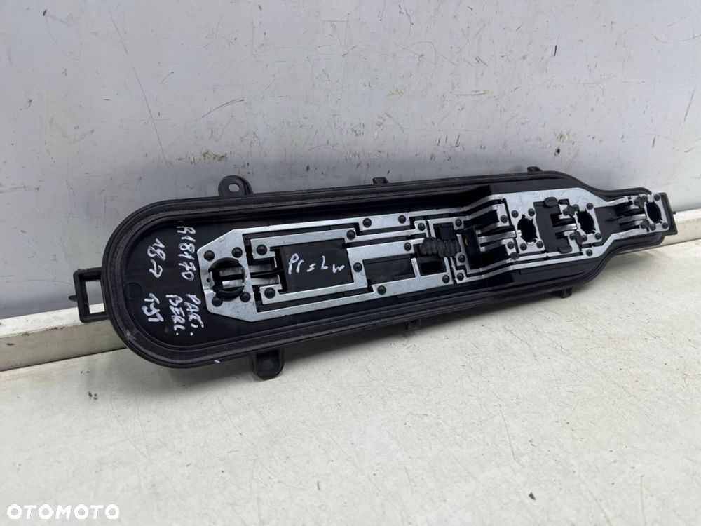 Wkład lampy Citroen Berlingo Partner Proace City Combo E 18r- prawa lewa tylna listwa oprawa żarówek - 3