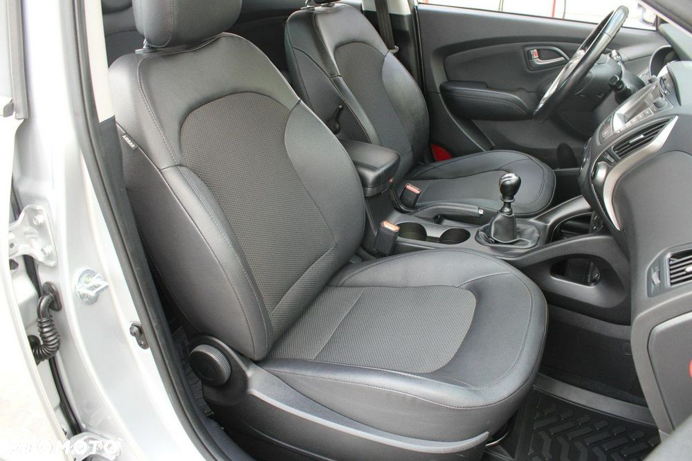 Hyundai ix35 1.6 2WD Fifa World Cup Edition - 9