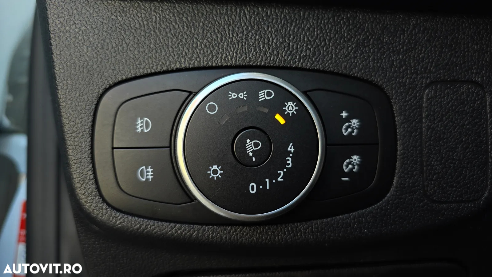 Ford Focus 1.5 EcoBlue Start-Stopp-System Aut. TITANIUM - 34