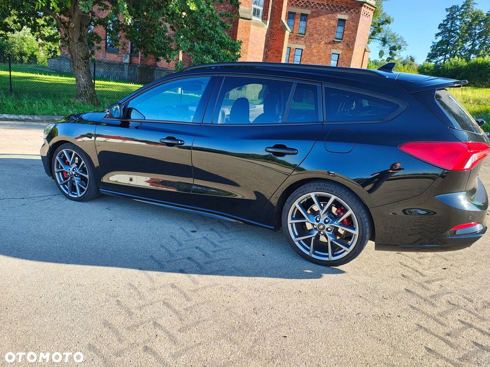 Ford Focus 2.3 EcoBoost ST - 19