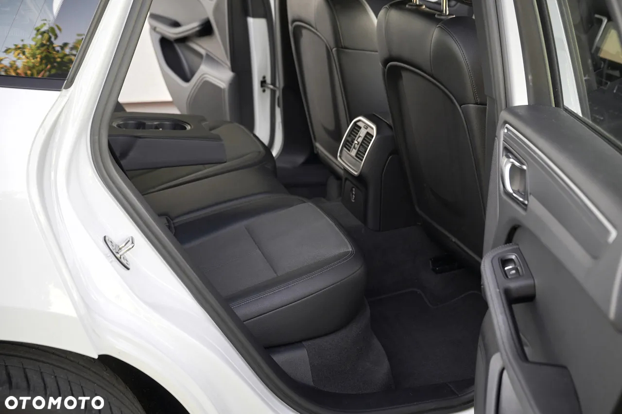 Porsche Macan - 31