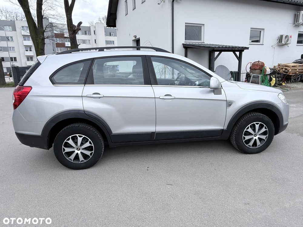 Chevrolet Captiva 2.4 LS 5os - 8