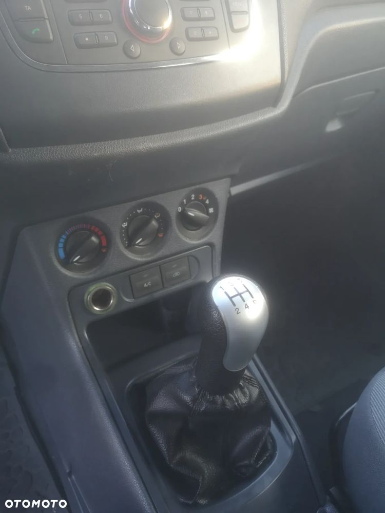 Ford Tourneo Connect - 32