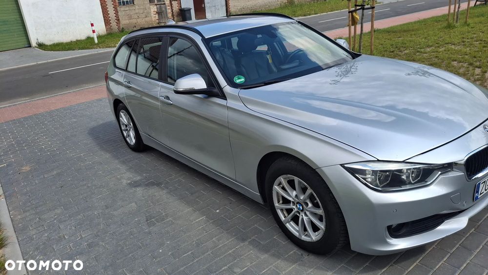 BMW Seria 3 320d Touring - 3