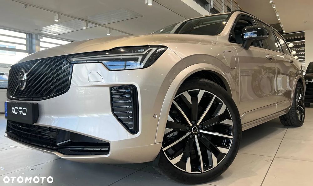 Volvo XC 90 T8 AWD Plug-In Hybrid Ultra Dark 7os - 4