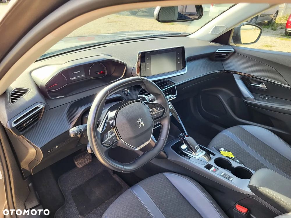 Peugeot 2008 PureTech 130 EAT8 Allure - 26