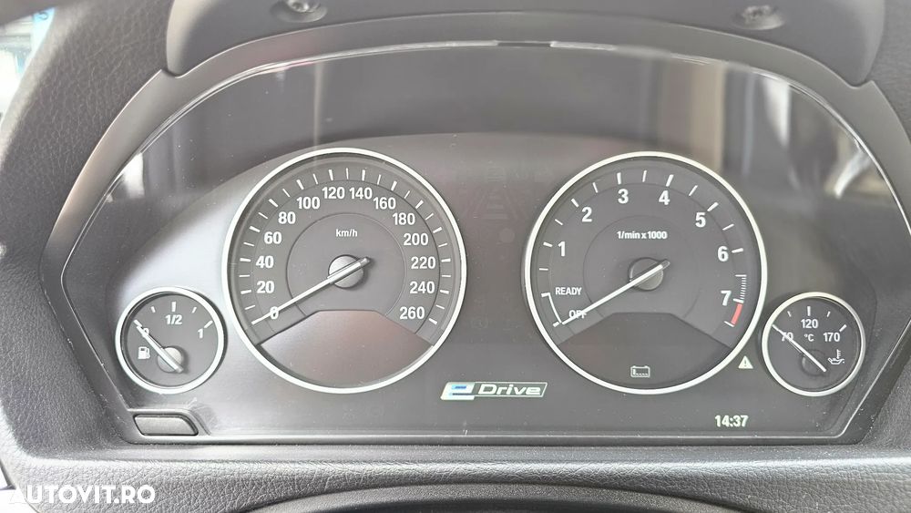 BMW Seria 3 330e iPerformance Luxury Line - 30