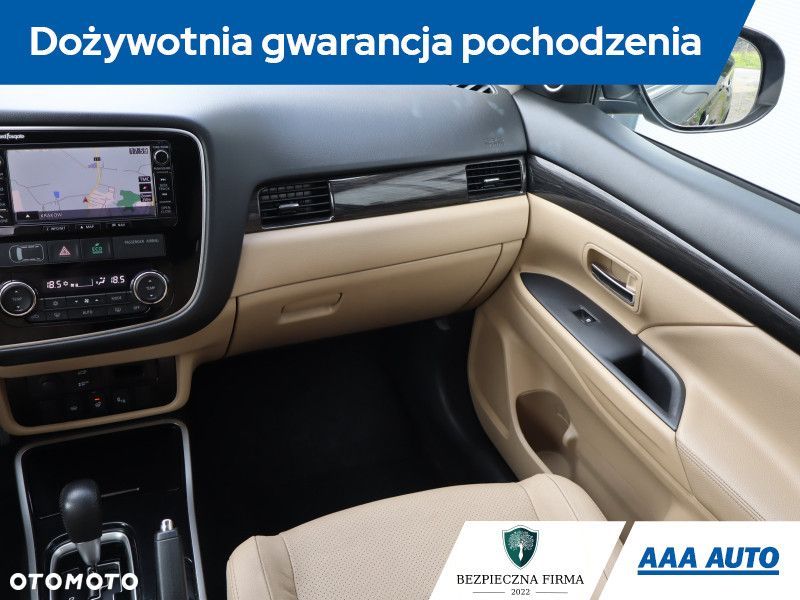 Mitsubishi Outlander - 10