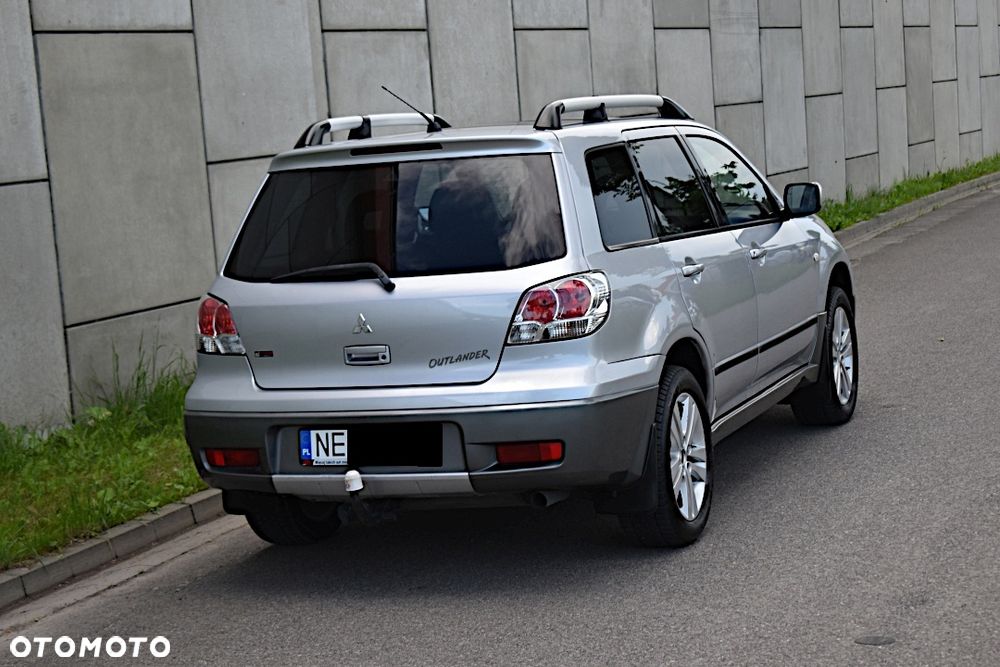 Mitsubishi Outlander 2.4 4WD Automatik Intense - 11