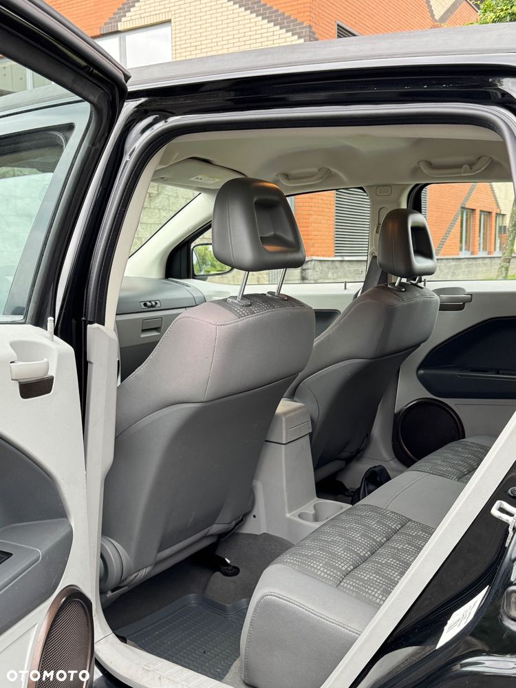 Dodge Caliber - 7