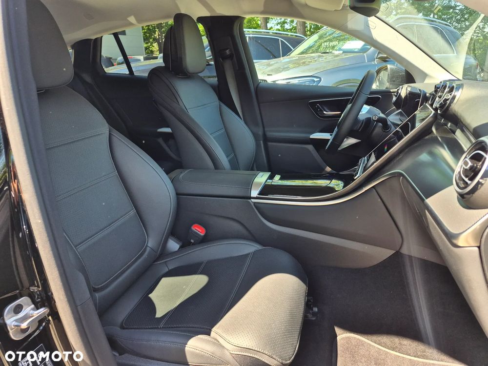Mercedes-Benz GLC - 33