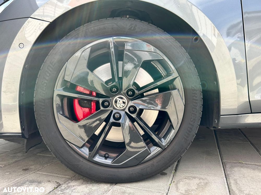 Skoda Octavia 2.0 TSI DSG RS - 30