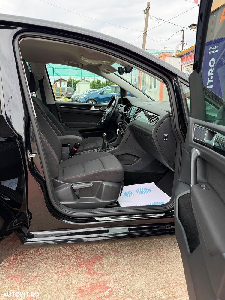 Volkswagen Golf 1.6 TDI Sound - 11