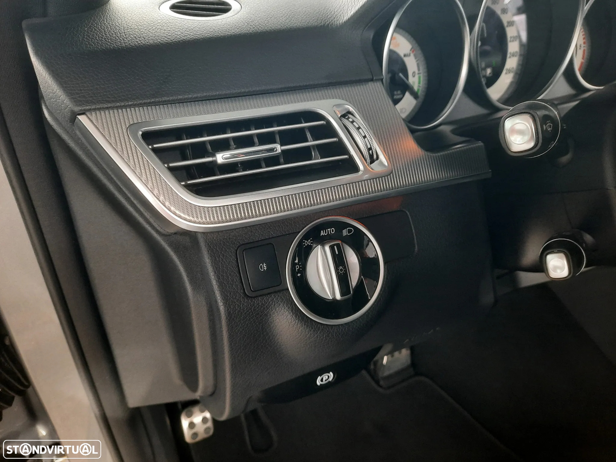 Mercedes-Benz E 300 Bluetec Hybrid Avantgarde - 21