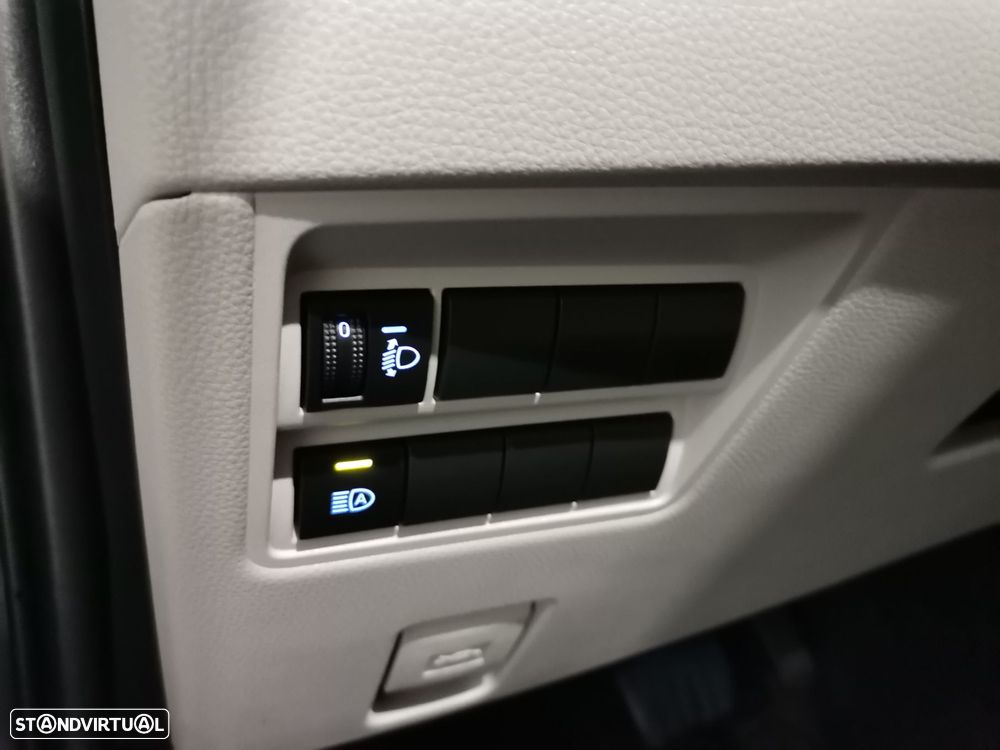 Toyota Yaris 1.5 HDF Luxury - 16