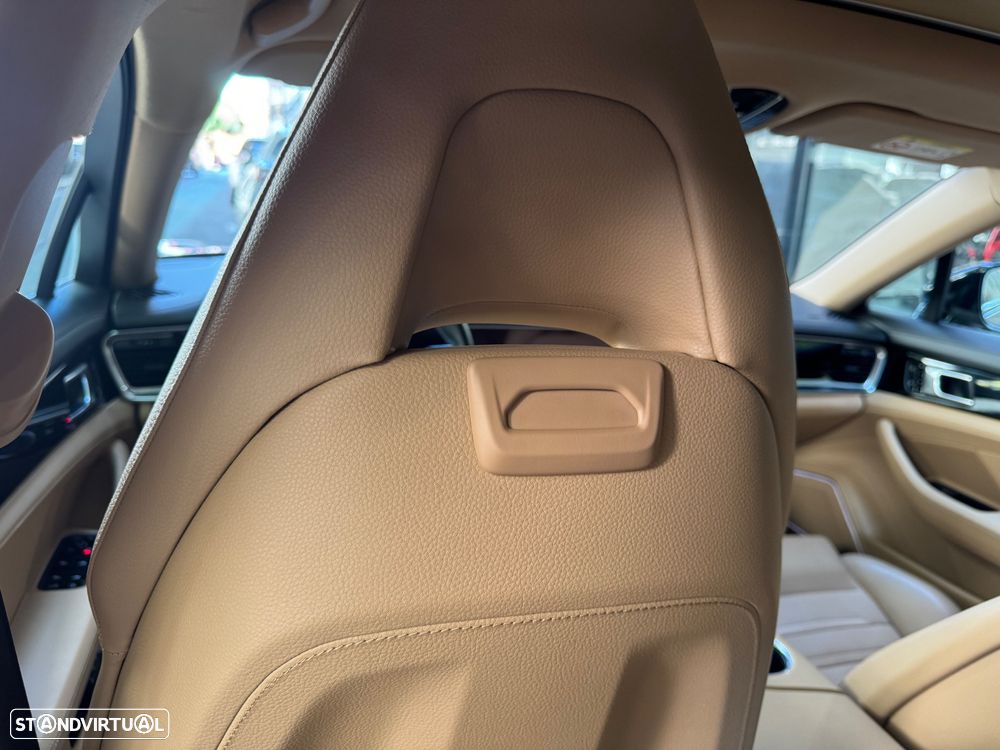 Porsche Panamera 4 E-Hybrid - 17