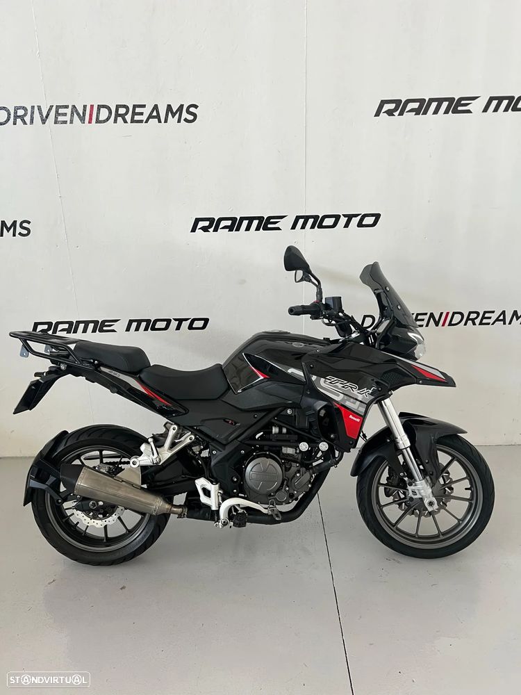 Benelli TRK 251 - 2