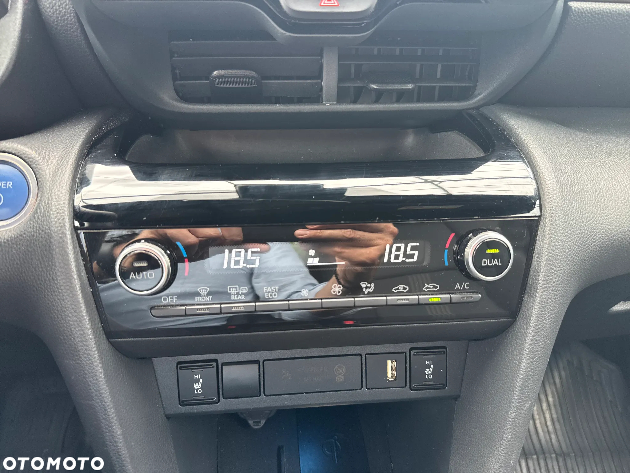 Toyota Yaris Hybrid 1.5 Selection Style - 24