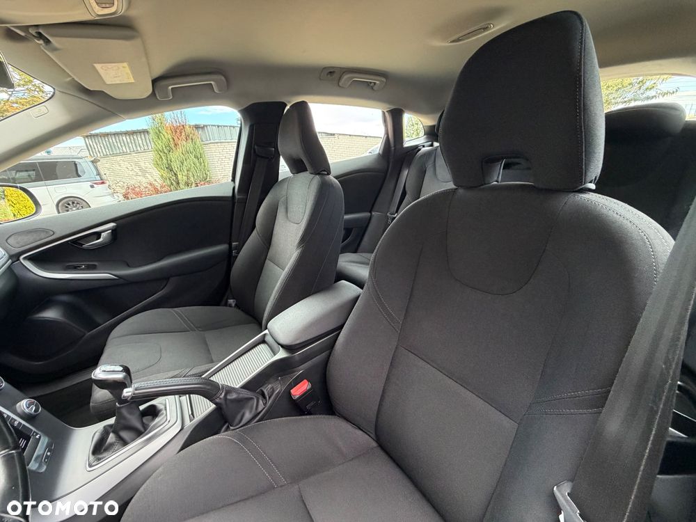 Volvo V40 D2 Momentum - 17