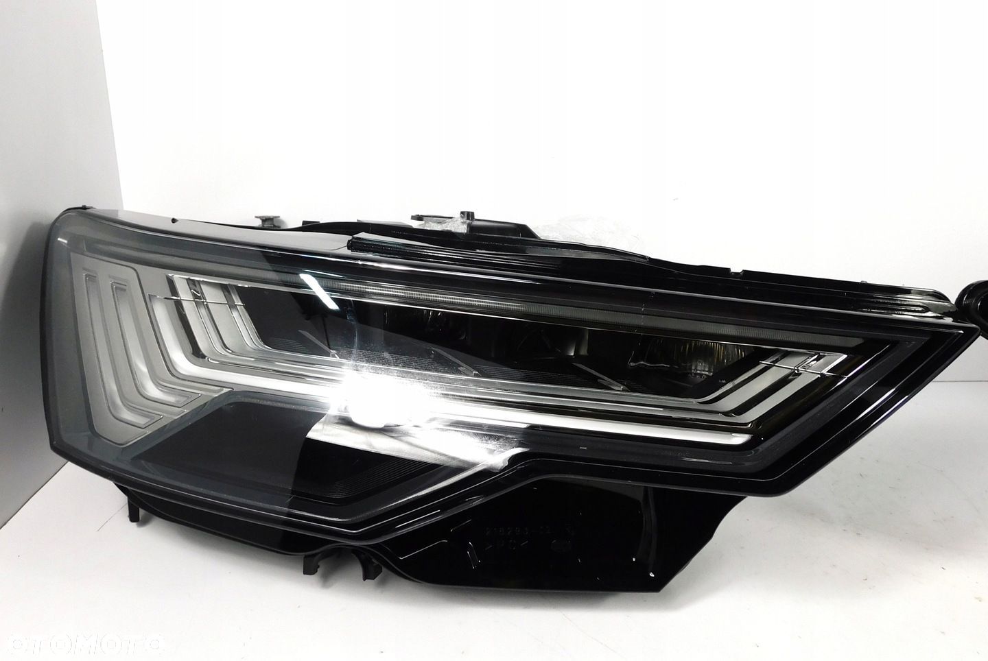 AUDI A6 C8 4K LAMPA PRAWA MATRIX HD 4K0941036 - 1