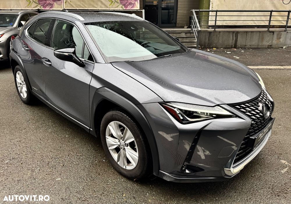 Lexus UX 250h Business Edition - 2