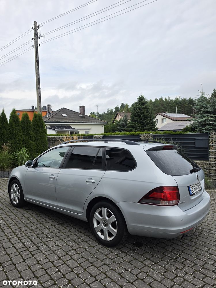 Volkswagen Golf - 6
