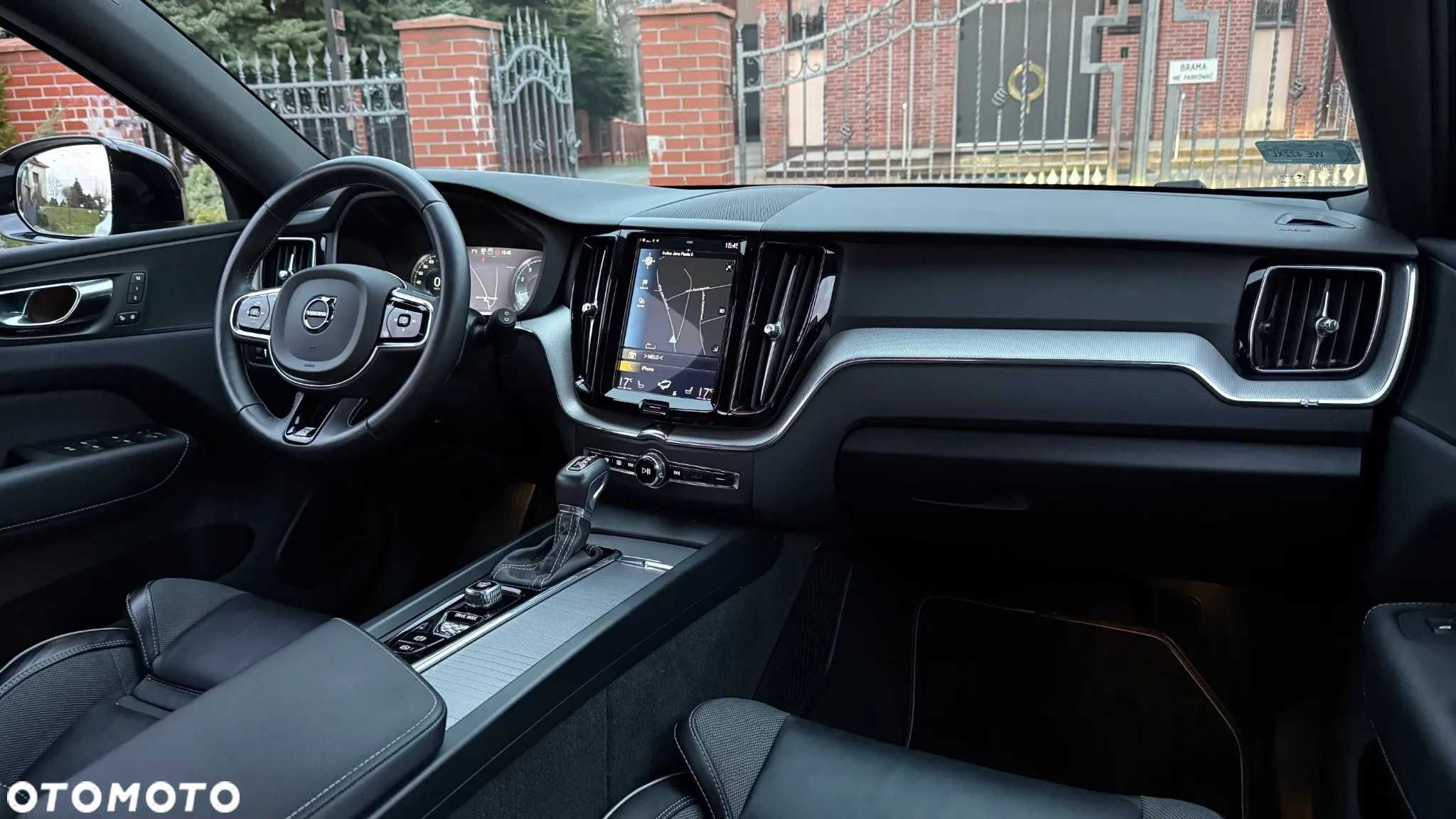 Volvo XC 60 T4 R-Design - 29
