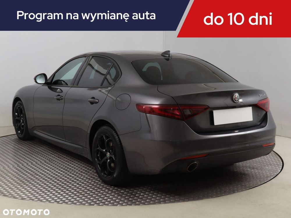 Alfa Romeo Giulia - 6