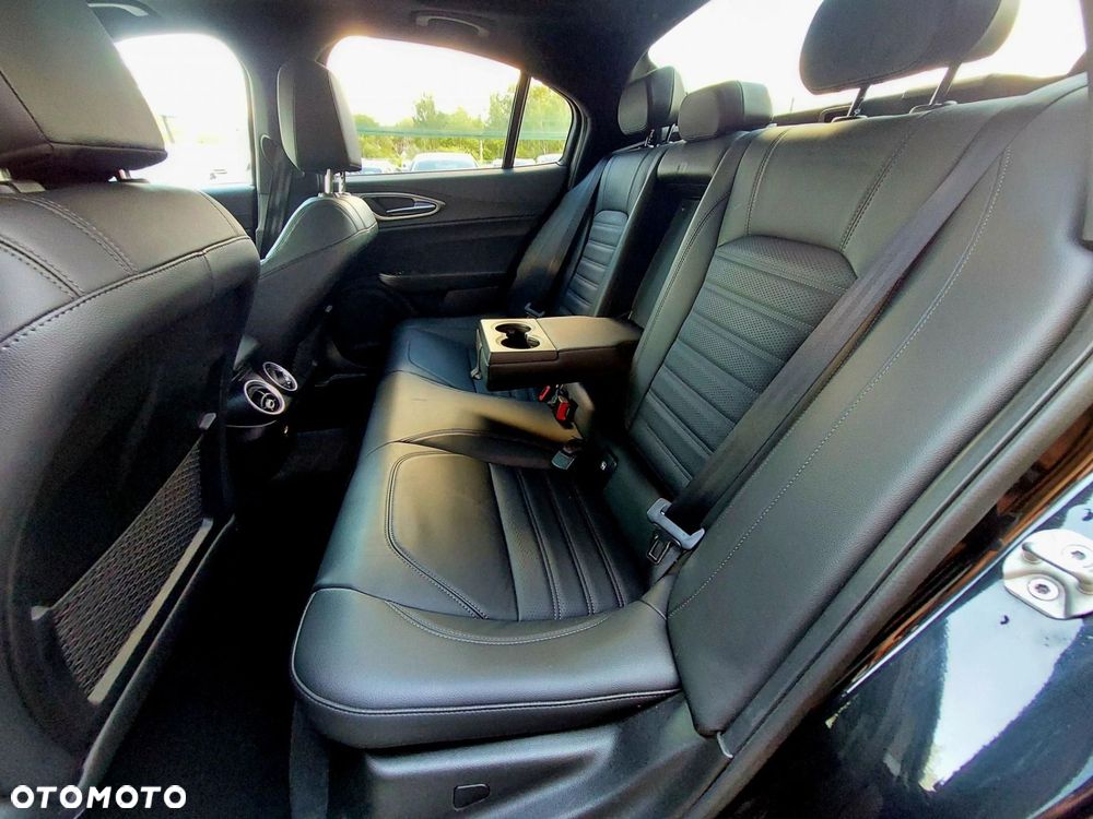 Alfa Romeo Giulia 2.0 Turbo Veloce Q4 - 10