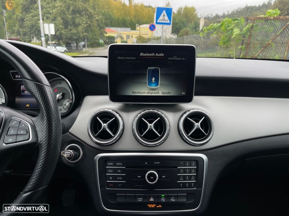 Mercedes-Benz GLA 180 - 25