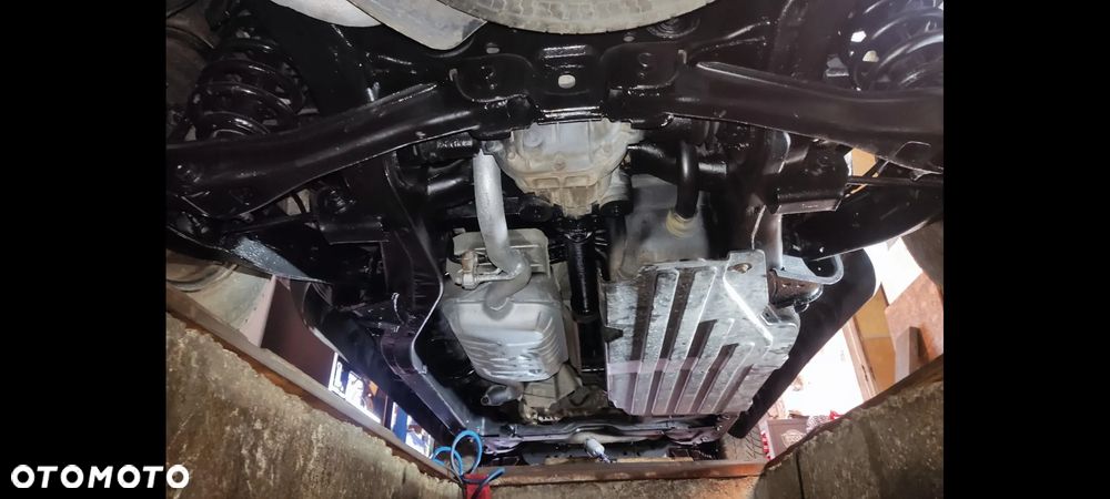 Ford Explorer 4.0 4WD - 37