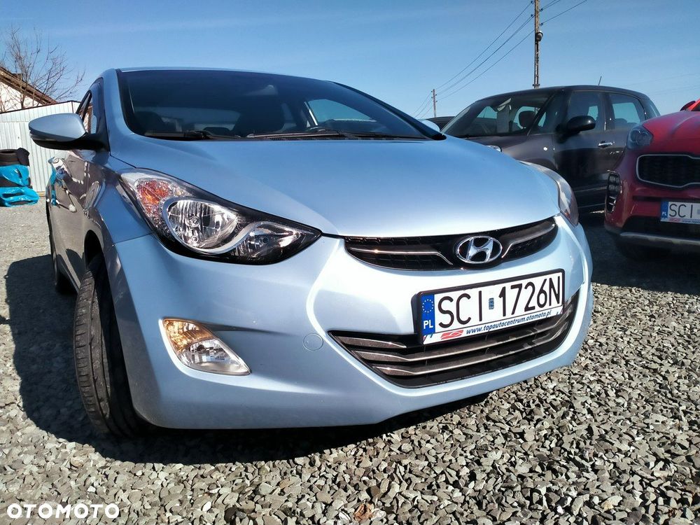 Hyundai Elantra - 9