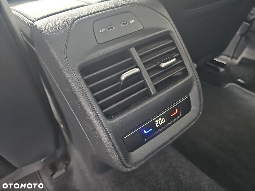 Volkswagen Passat - 19