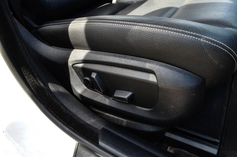 BMW Seria 5 520d Luxury Line - 38