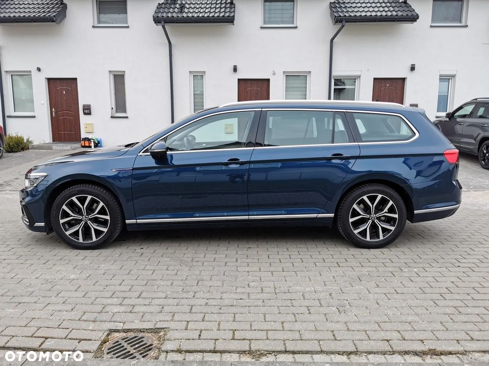 Volkswagen Passat - 2