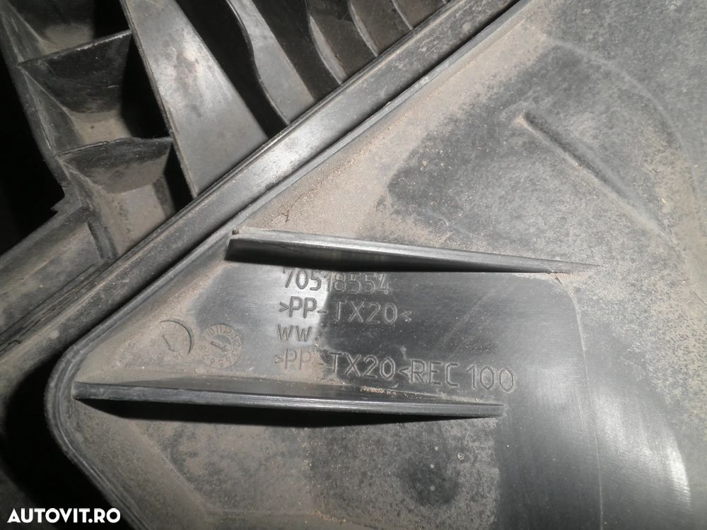 Carcasa filtru aer BMW Seria 3 F30 F31 2.0 d 70518554 - 3